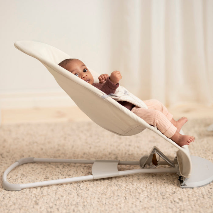 Babybjorn - Wipstoeltje Balance Soft  - Geweven Jersey Tri Fabric Lichtbeige