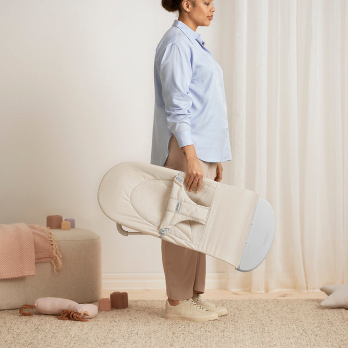 Babybjorn - Wipstoeltje Balance Soft  - Geweven Jersey Tri Fabric Lichtbeige