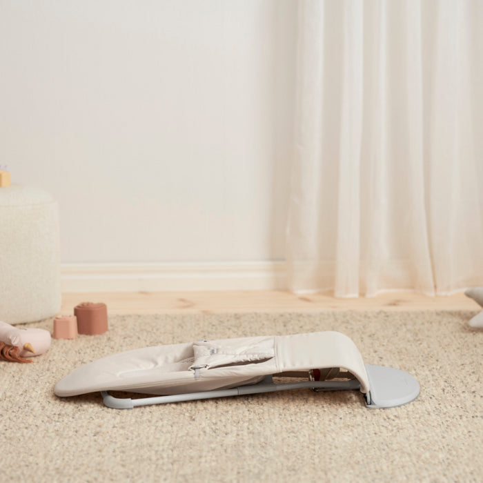 Babybjorn - Wipstoeltje Balance Soft  - Geweven Jersey Tri Fabric Lichtbeige