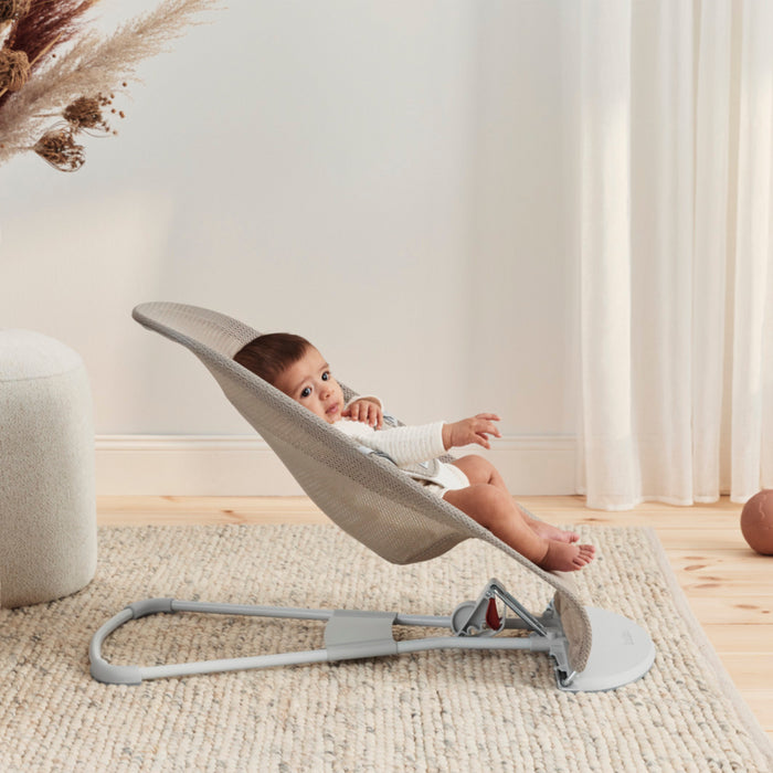 Babybjorn - Wipstoeltje Balance Soft  - Mesh Grijsbeige Wit