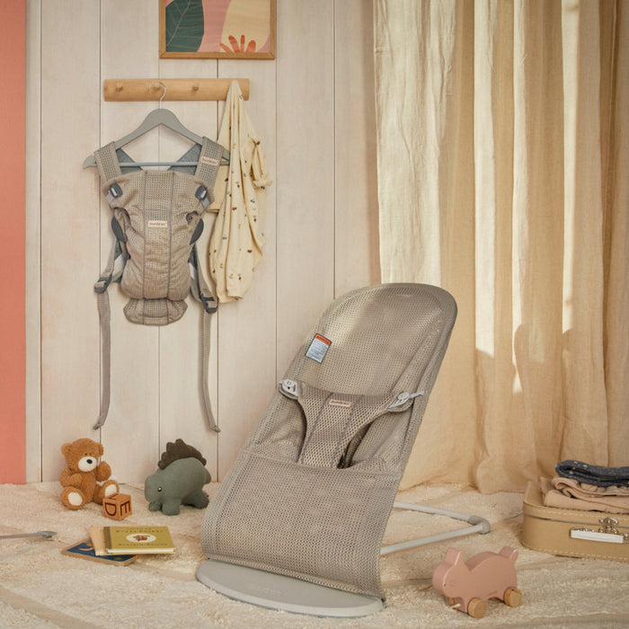 Babybjorn - Wipstoeltje Bliss  - Mesh Grijs beige