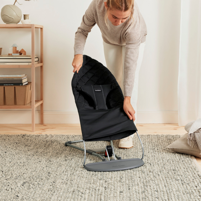 Babybjorn - Wipstoeltje Bliss  - Geweven klassiek quilt Zwart