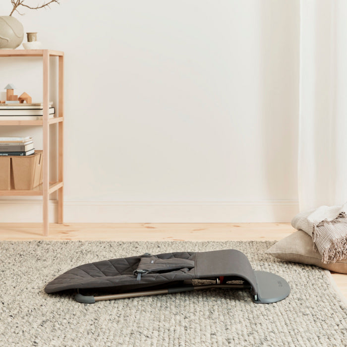 Babybjorn - Wipstoeltje Bliss  - Geweven klassiek quilt Antraciet