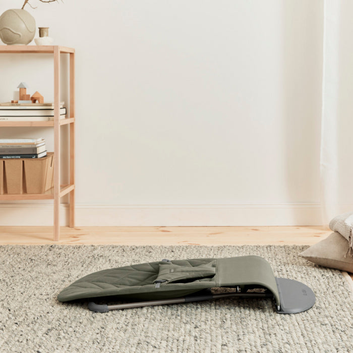 Babybjorn - Wipstoeltje Bliss  - Geweven Kroonblad quilt Donkergroen