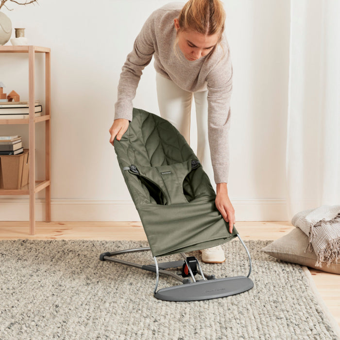 Babybjorn - Wipstoeltje Bliss  - Geweven Kroonblad quilt Donkergroen