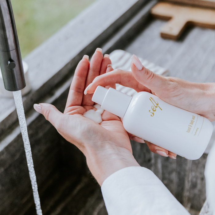 Self - Hydrating Hand and Body Wash (200ml)