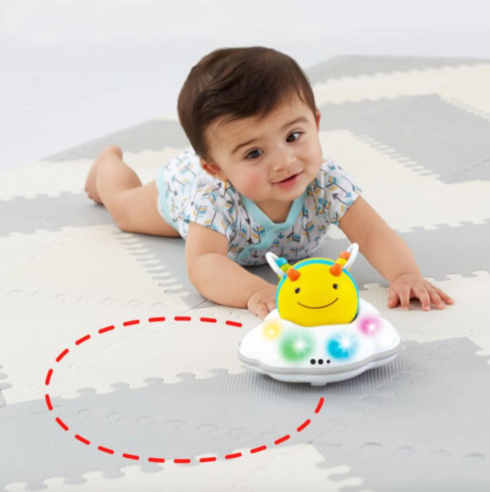 Skip Hop - E&M - Crawl Toy (Baby innovation award)
