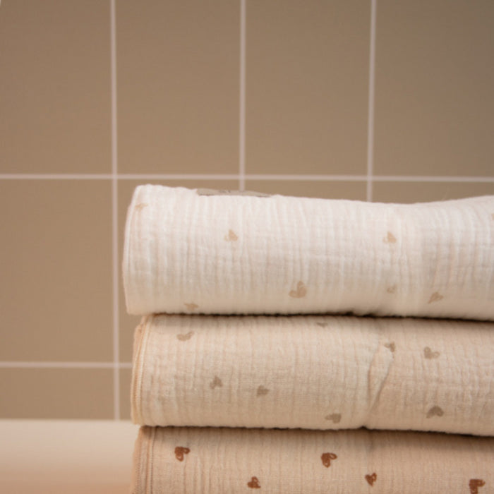 Nanami - Luierdoek 60 x 60 cm - Hearts off-white - beige