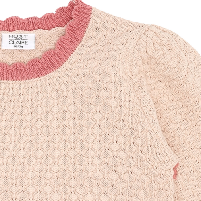 Hust and Claire - Pippa Flower