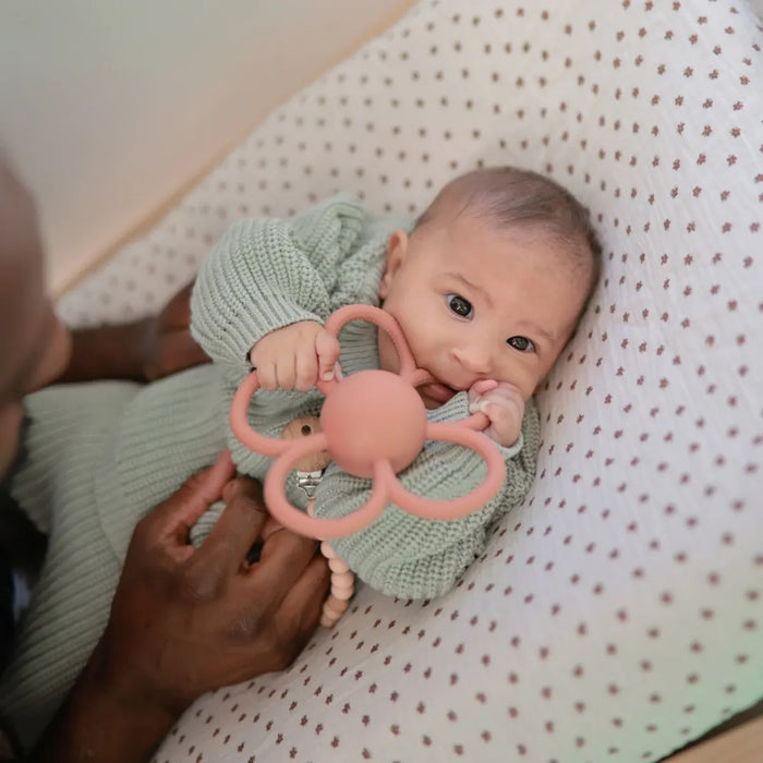 MUSHIE - RATTLE DAISY TEETHER