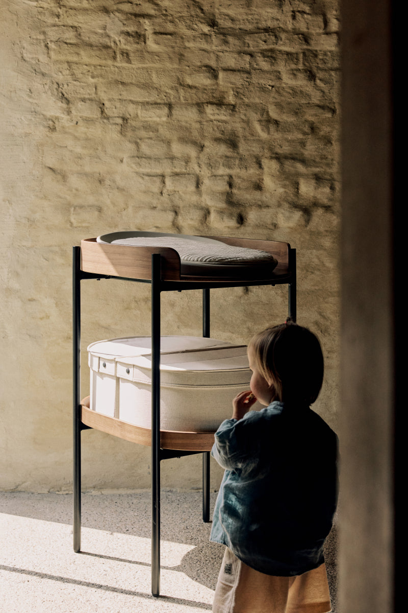 Quax - EGG - LUIERTAFEL - WALNUT/BLACK