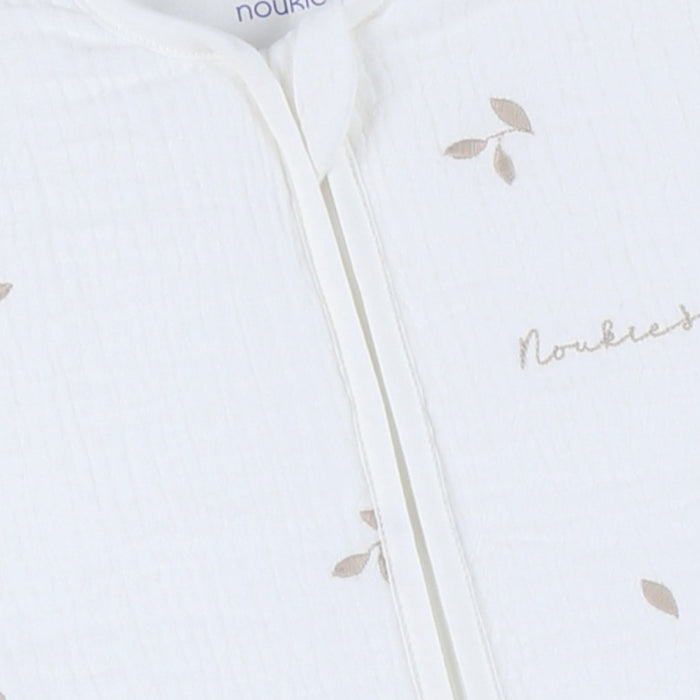 Noukies - Slaapzak F&O 70cm , embroidered muslin - wit