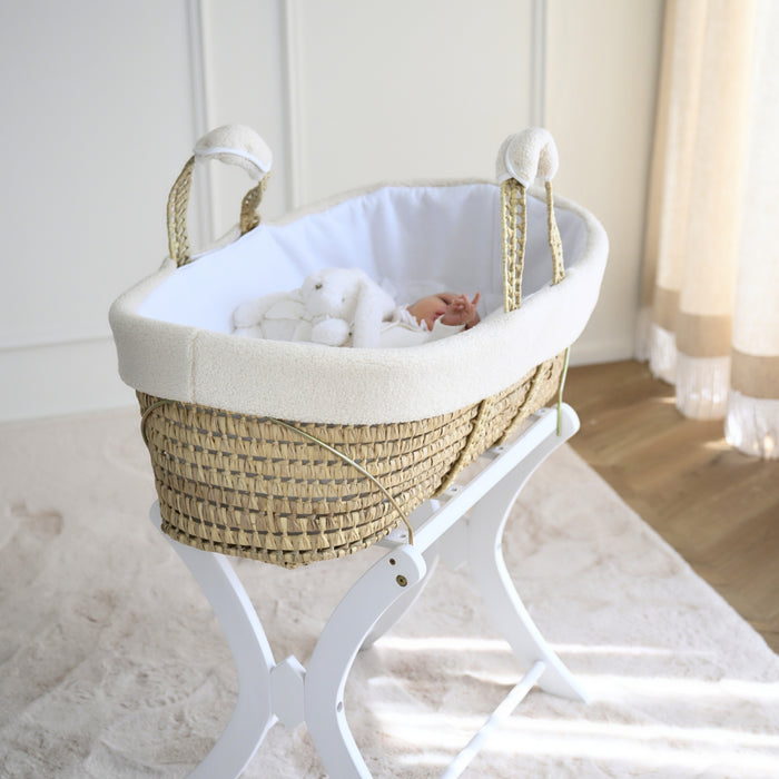 Théophile & Patachou - Wiegen - Rieten reiswieg + Aankleding schapen