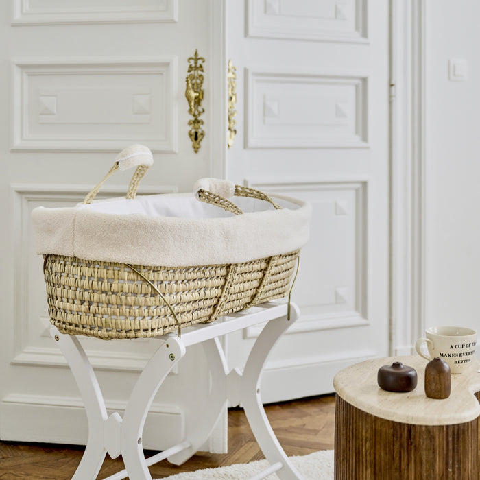 Théophile & Patachou - Wiegen - Rieten reiswieg + Aankleding schapen