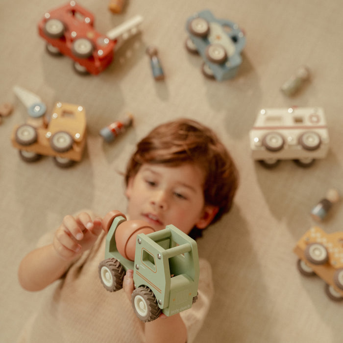Little Dutch - Cementwagen met pegdoll FSC