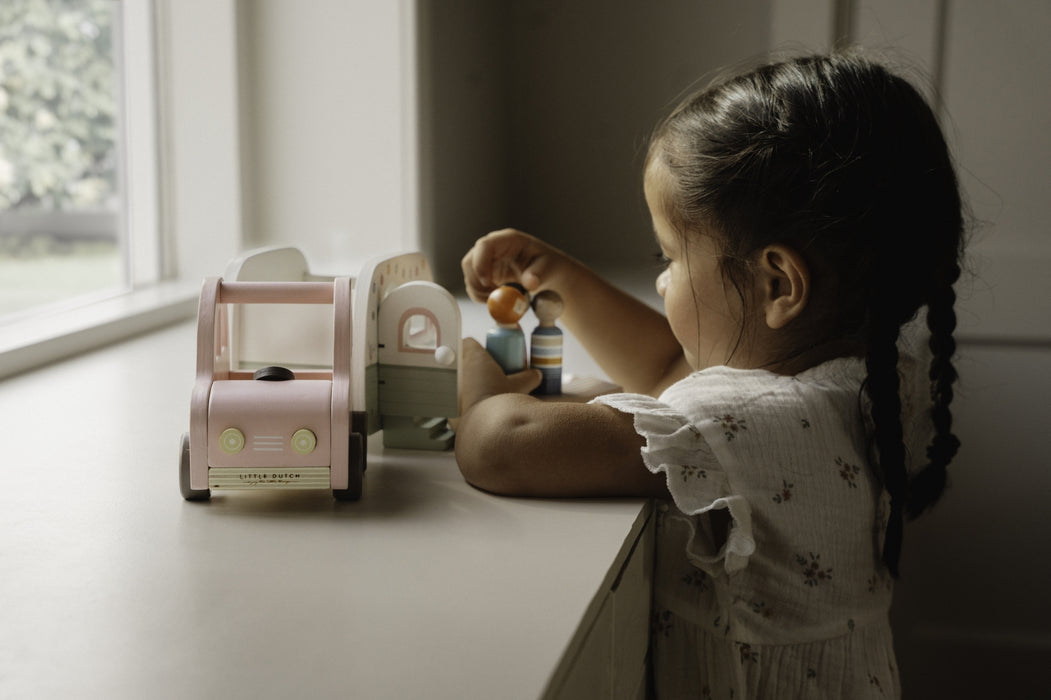 Little Dutch - Houten speelgoed auto met caravan FSC