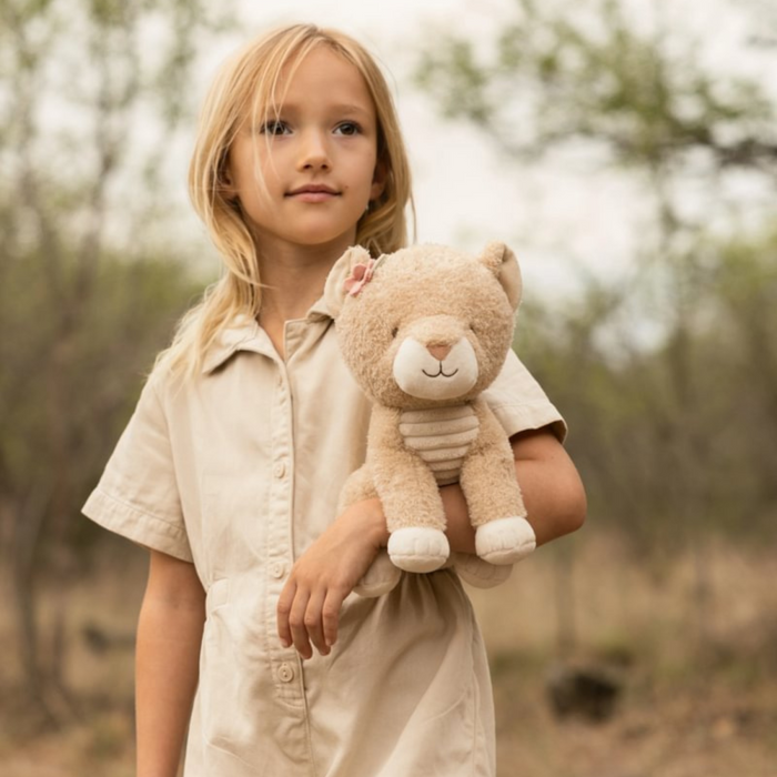 Little Dutch - Knuffel Leeuwin (25cm) - Safari Friends