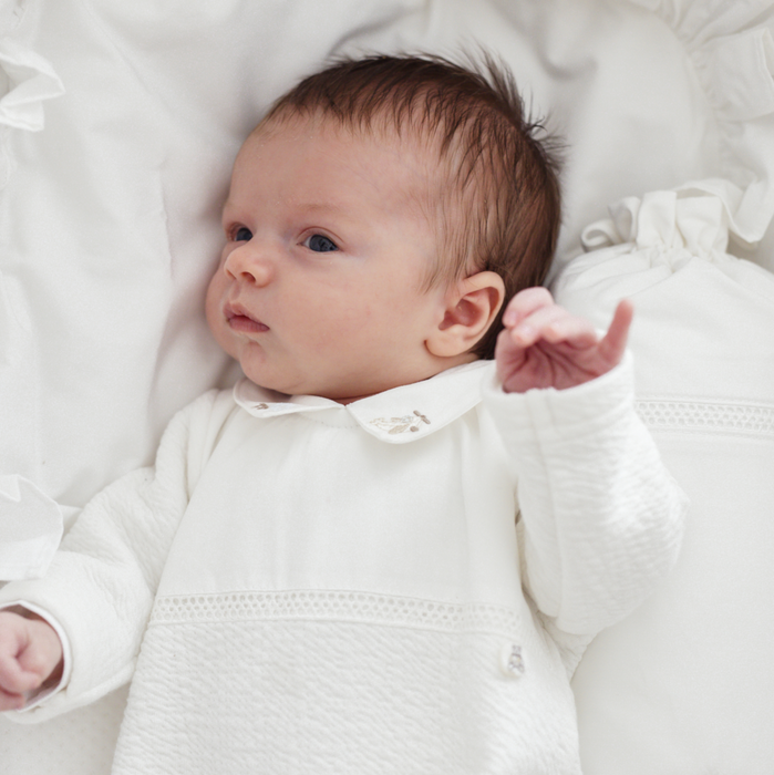 Théophile & Patachou - Casual baby uitzet - Kruippakje gewafeld kant vliegtuig -  Ivoor M:  3M