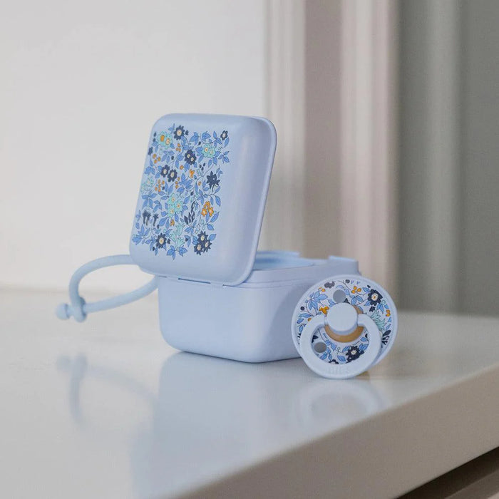 Bibs - Fopspeendoosje - Liberty Baby Blue