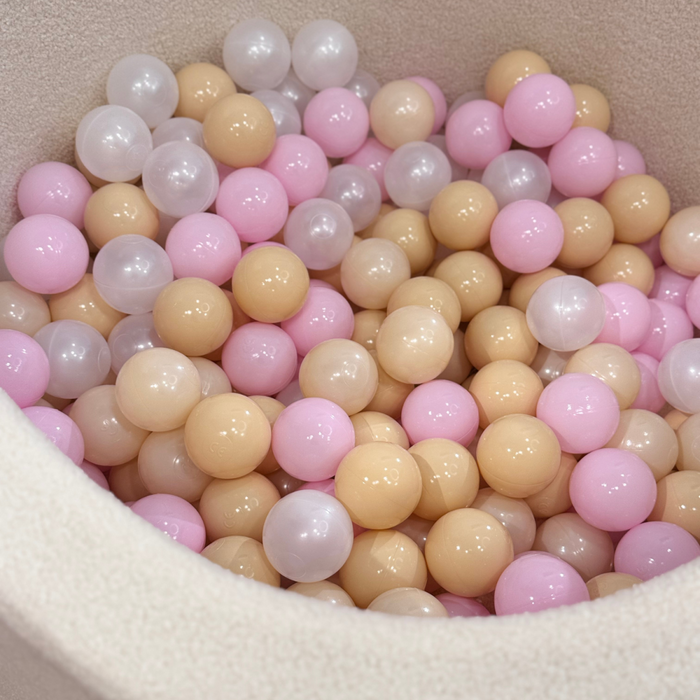 Moje - Ballenbad Bouclé Créme inclusief 200 ballen met lichtblauw, champagne & pearl