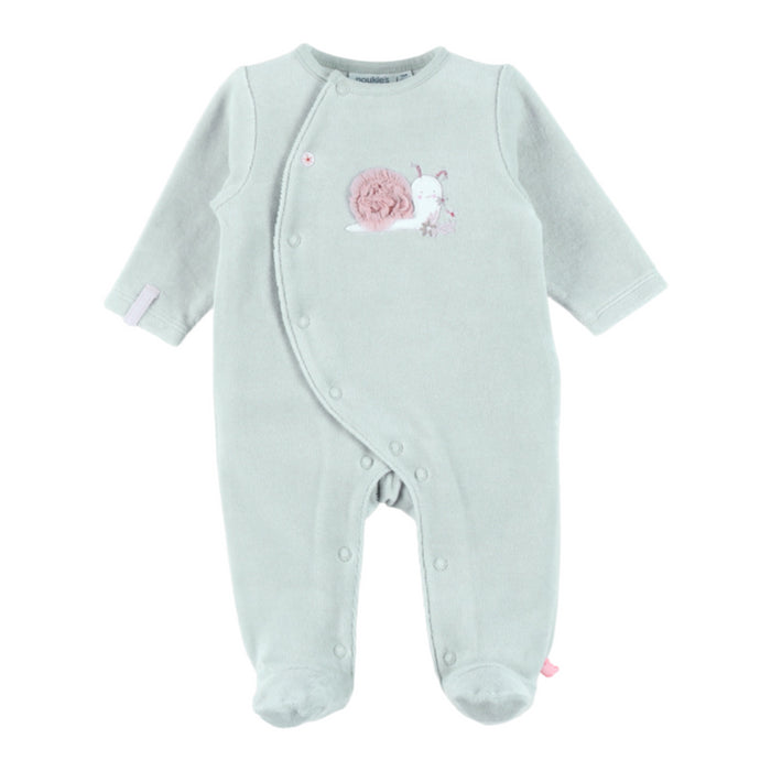 Noukies - Baby pyjama van groene velours met slakkenborduursel